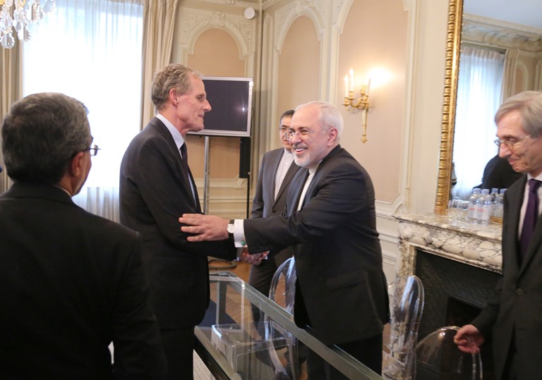 Zarif in Paris (15)