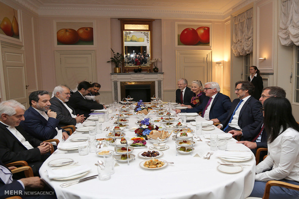 Zarif meets German counterpart in Berlin