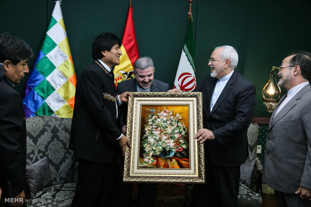 Bolivian pres., Iran's FM meet (7)