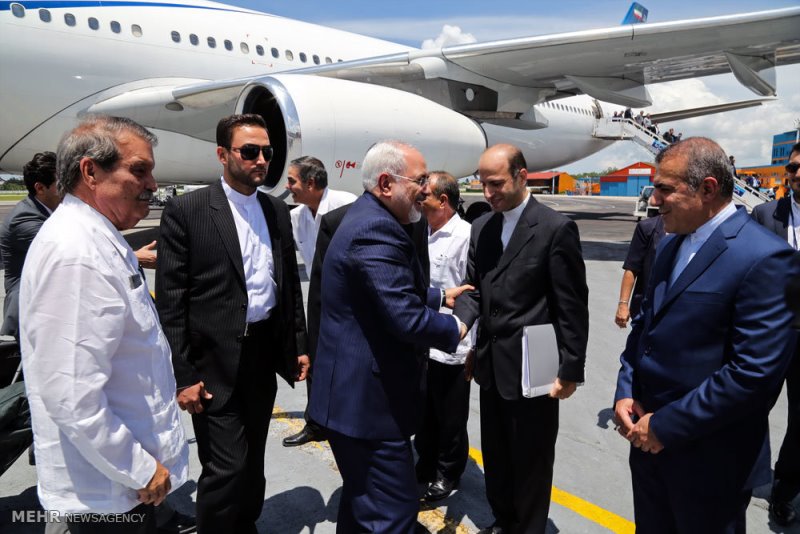 Zarif arrives in Cuba (4)