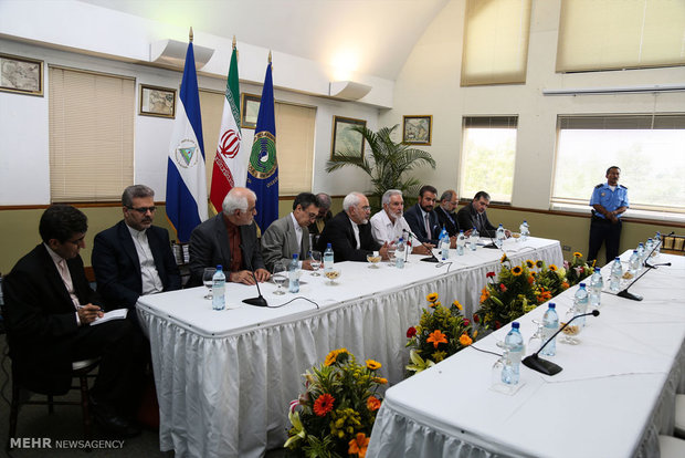 Zarif meets with Nicaraguan counterpart  (12)